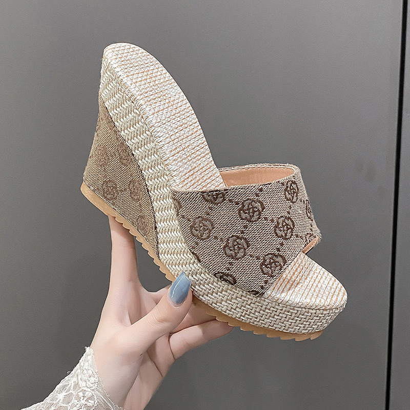 2025 new hot free shipping designer sandals for womens brown New wedge sandals Fashionable and versatile