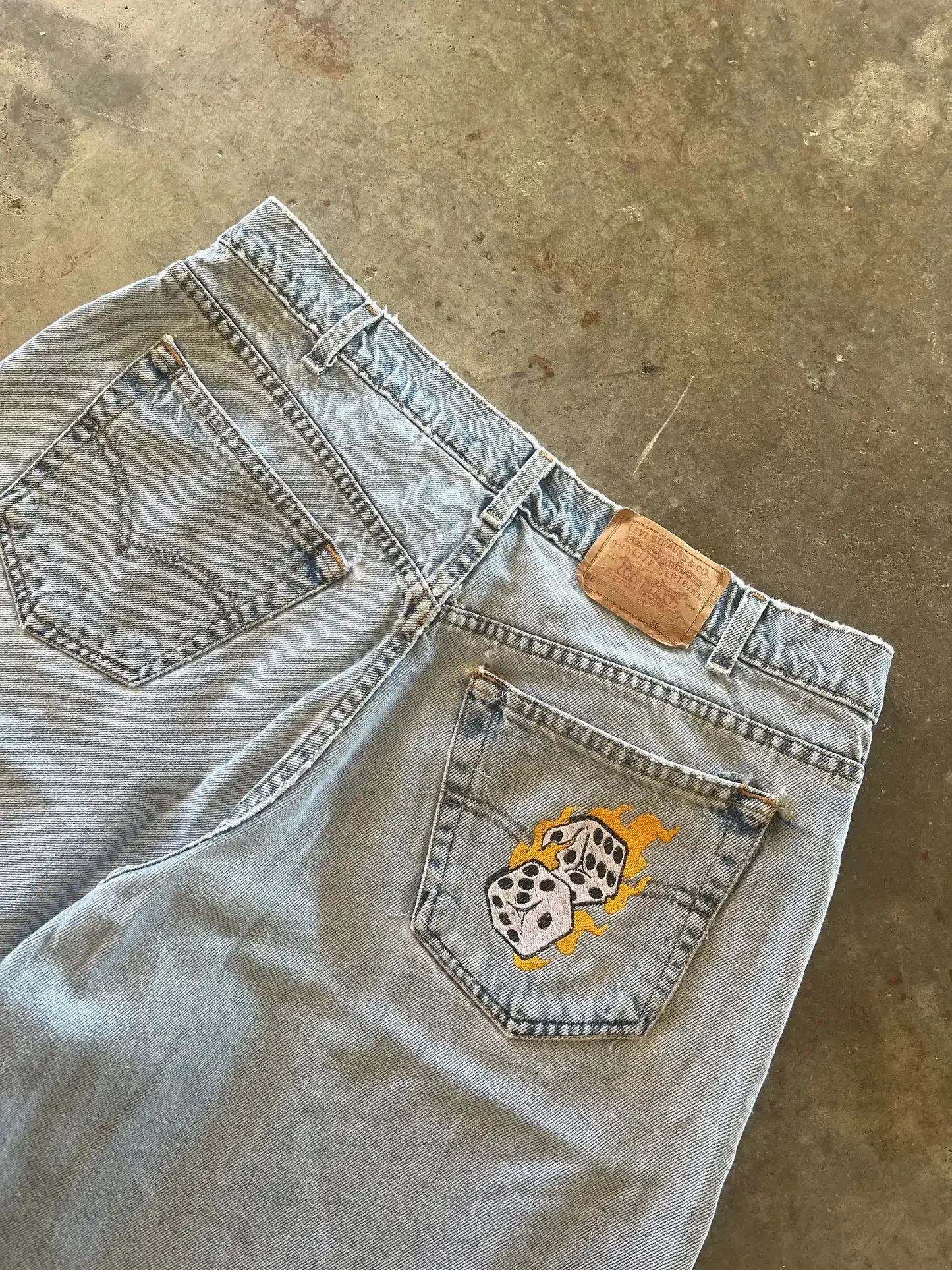 Y2K Fashion Dice Embroidery Pattern Denim Shorts Men Women Summer Street Fitness Shorts Old Washed Casual Shorts 250210