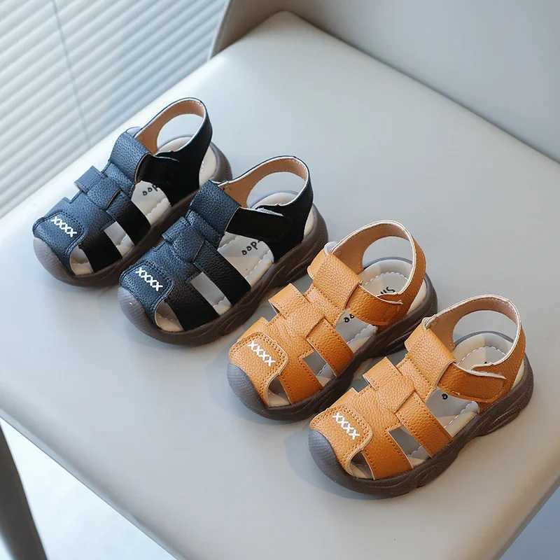 Sandals Baby Boys Summer Sandals Kids Beach Shoes Classic Fashion Hollow Toe-capped Anti-kick Toddlers Kindergarten Sandals Breathable H250212