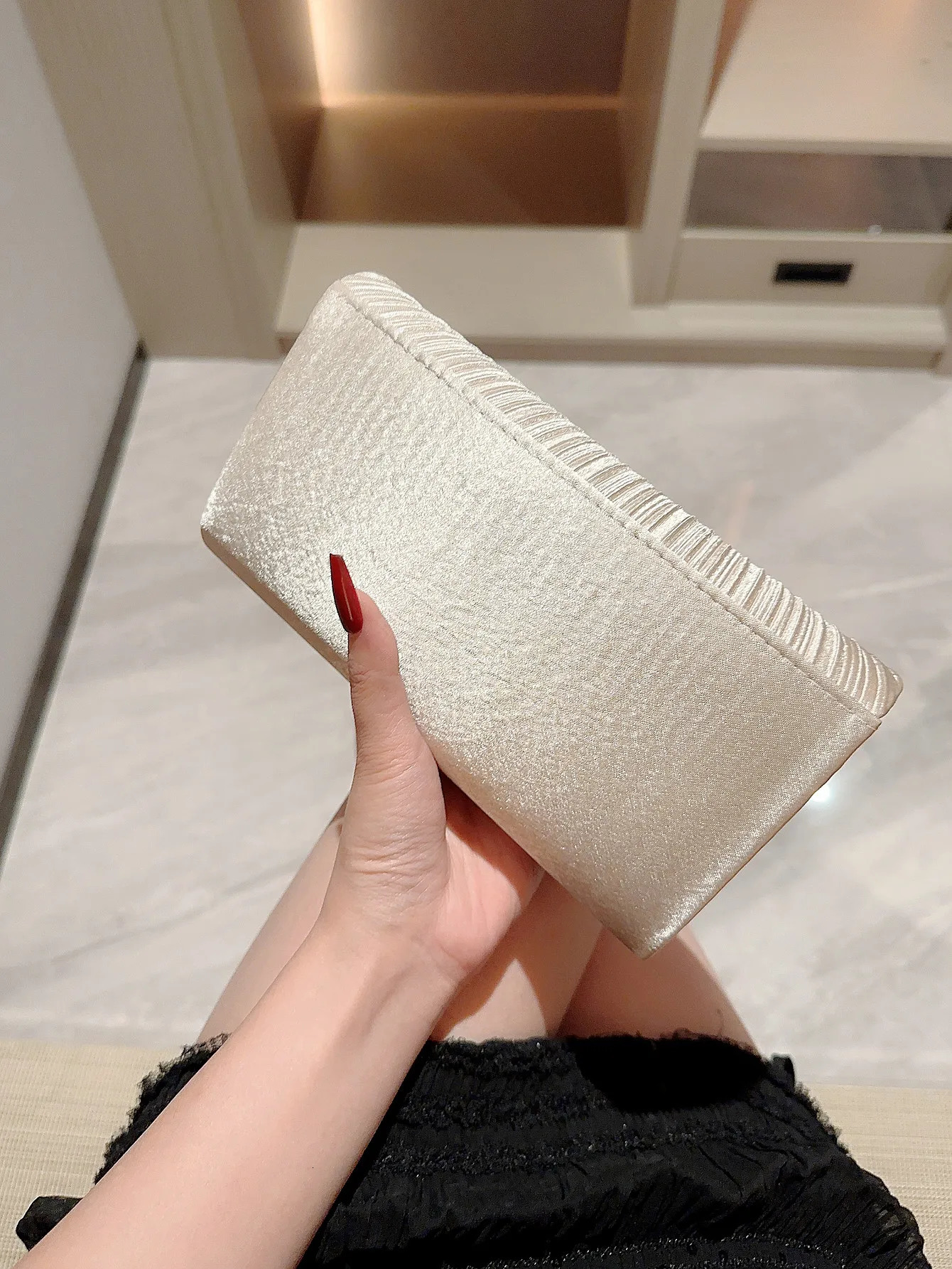Womens Elegant Satin Evening Bag Pleated Clutch Wedding Purse Formal Tote Party Prom Clutch with Rhinestones for Wedding Bride 250120
