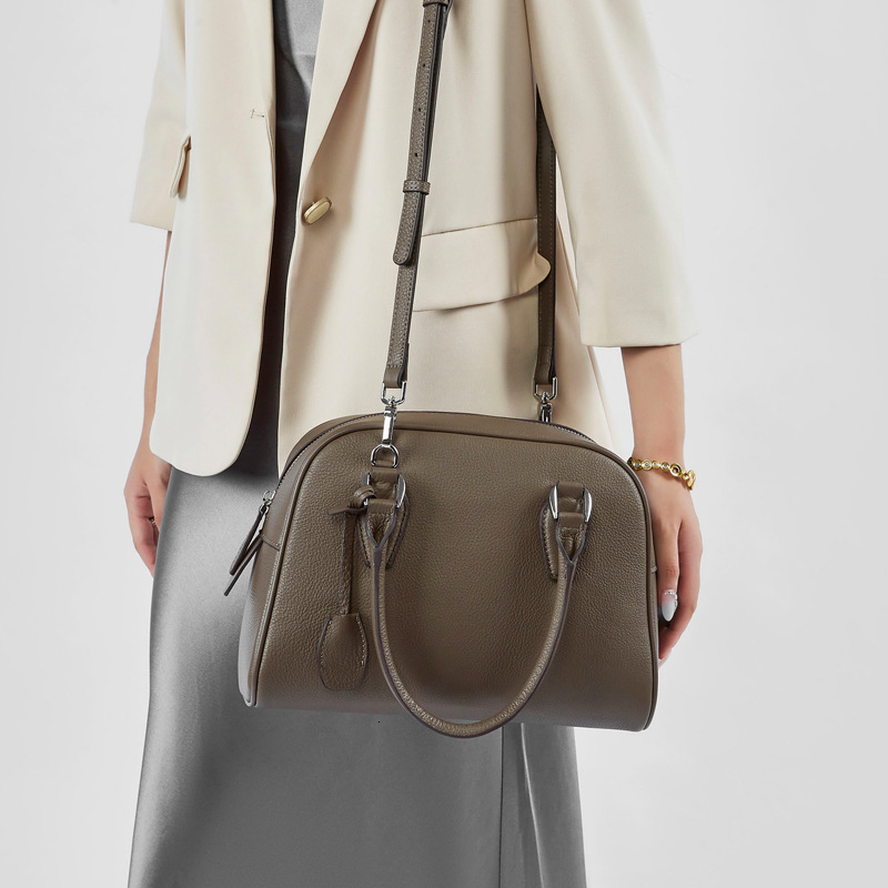 Bag New Top Layer Cowhide Minimalist Boston Bowling High-End Leather Women's Large Capacity Handbag Pillow Bag