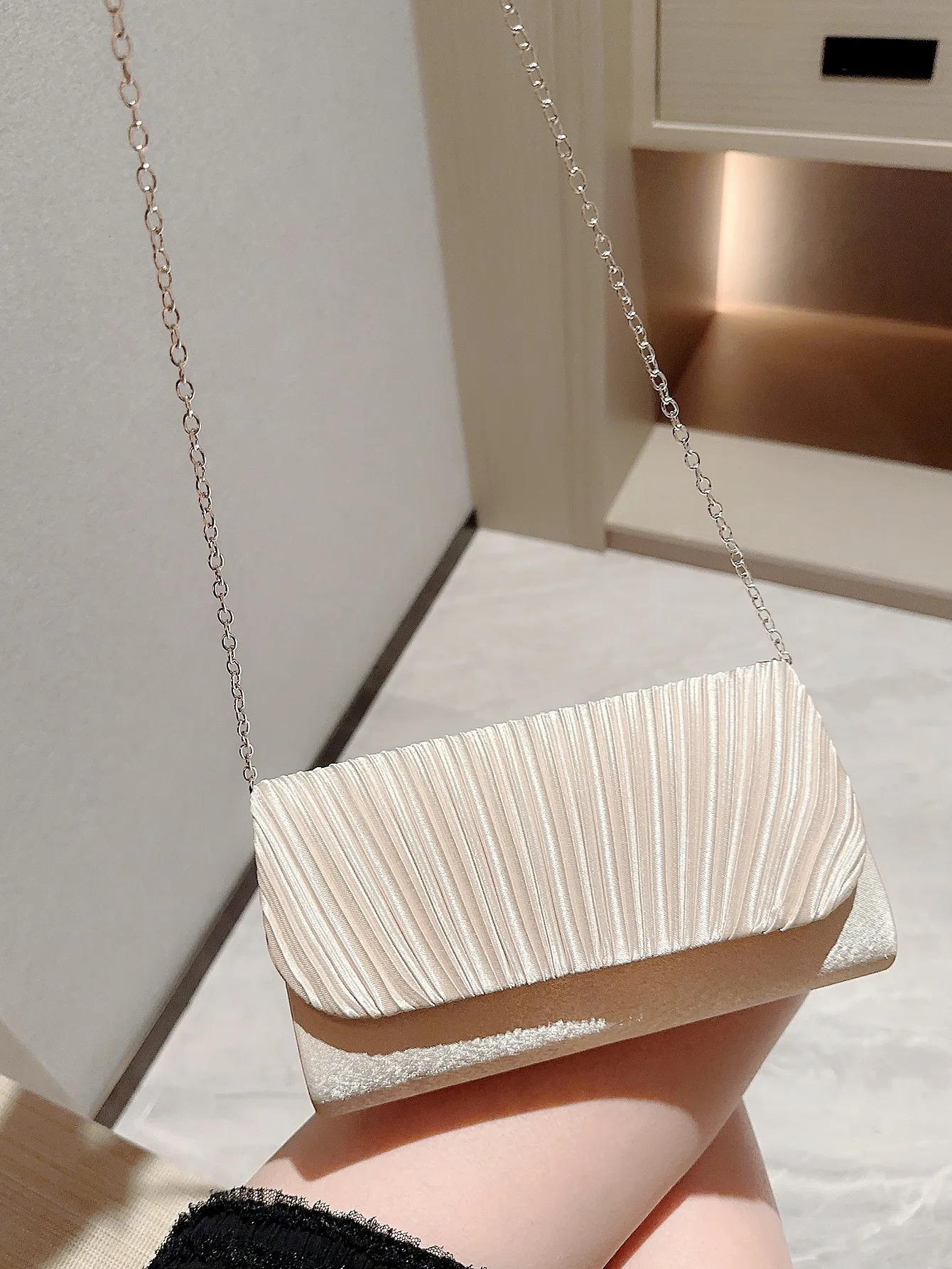 Womens Elegant Satin Evening Bag Pleated Clutch Wedding Purse Formal Tote Party Prom Clutch with Rhinestones for Wedding Bride 250120