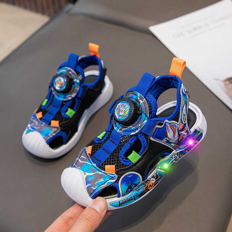 Sandals Childrens beach shoes boys sports sandals Ultraman summer hollow mesh illuminated anti kick cartoon frame shoes H250212