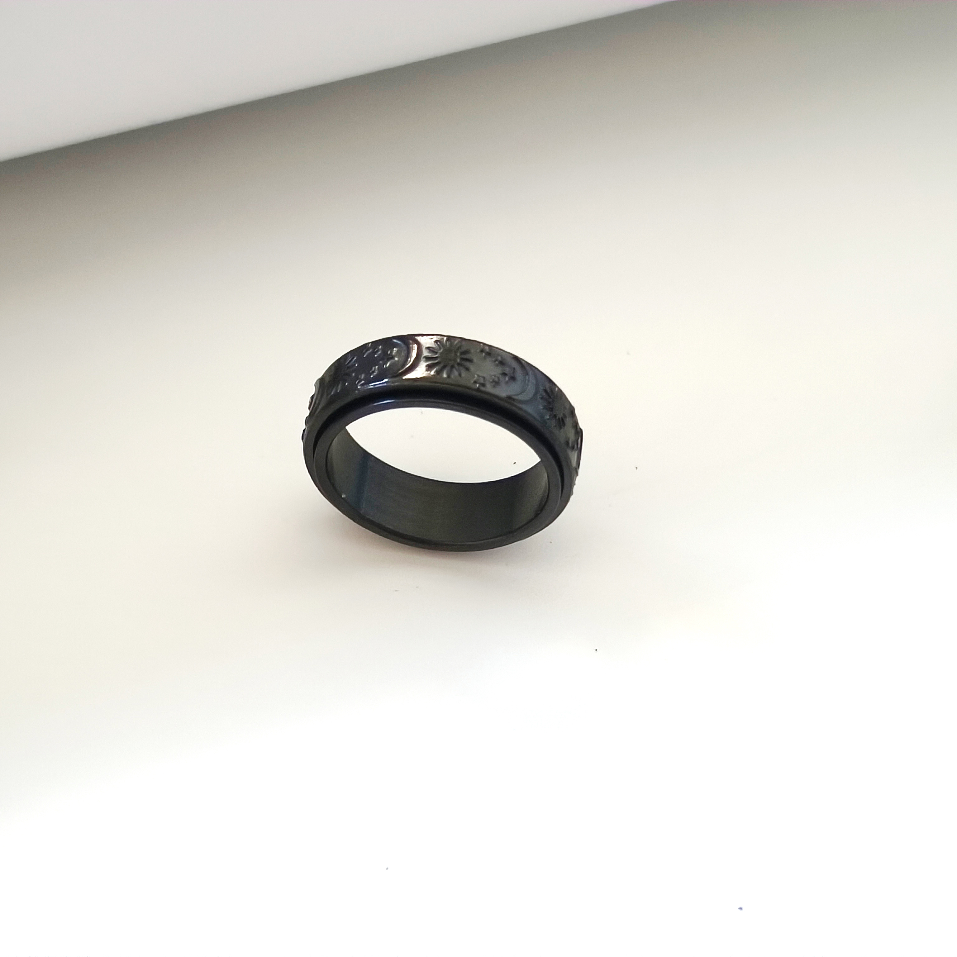 Sun Moon and Stars Spinning Fingertip Gyro Men Women Stainless Steel Spinning Engagement Wedding Ring 8mm