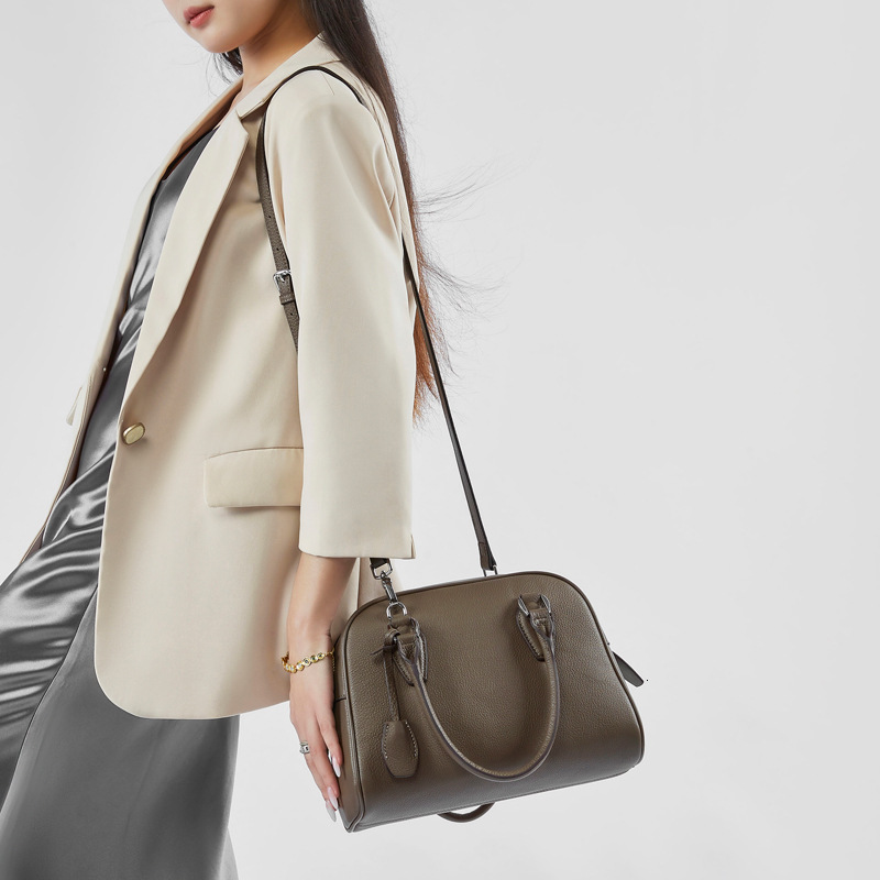 Bag New Top Layer Cowhide Minimalist Boston Bowling High-End Leather Women's Large Capacity Handbag Pillow Bag