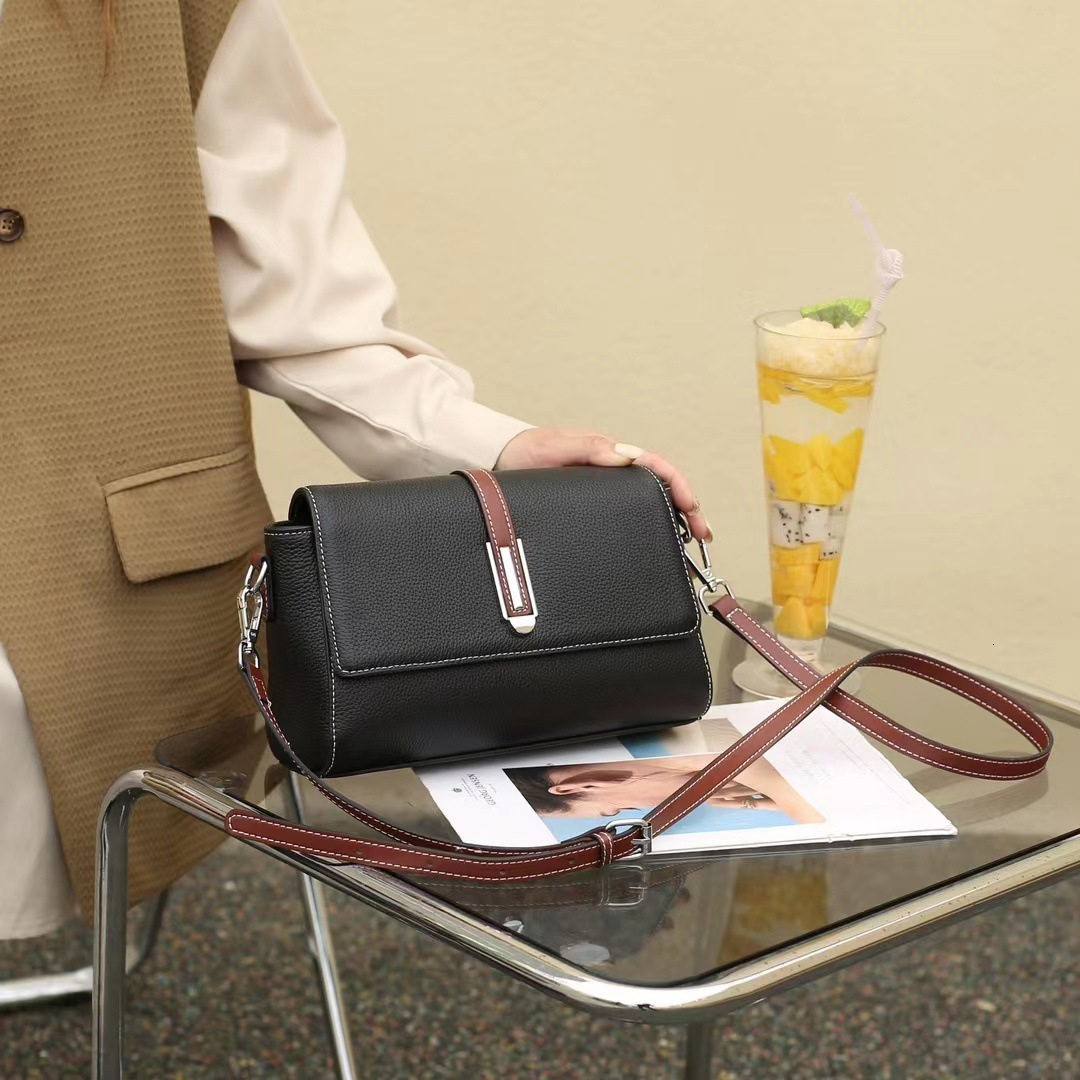 Bag Bag Women's Crossbody 2025 New Trendy Large Capacity Wide Strap Shoulder Fashion Versatile Soft Leather Small Bag