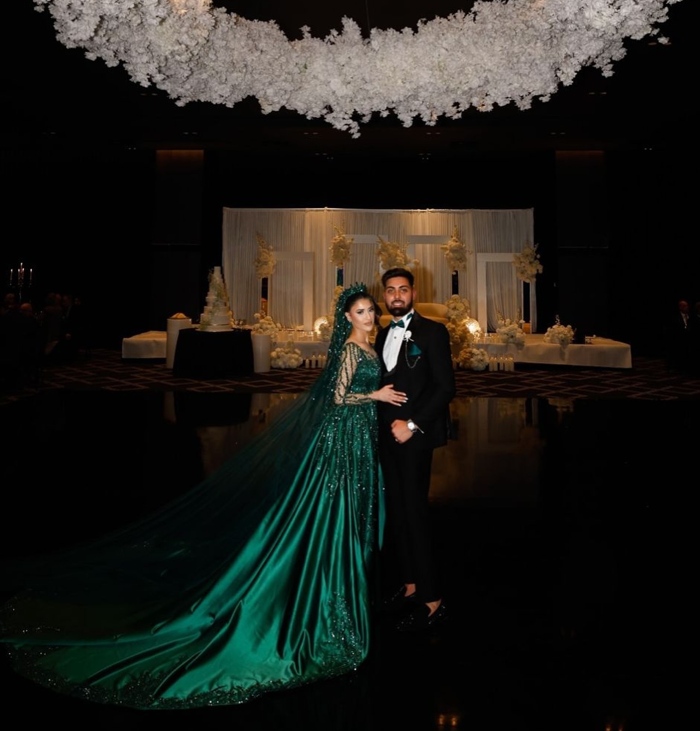 Emerald green beaded Evening Dresses illusion long sleeve gala women satin dresses for special ocns
