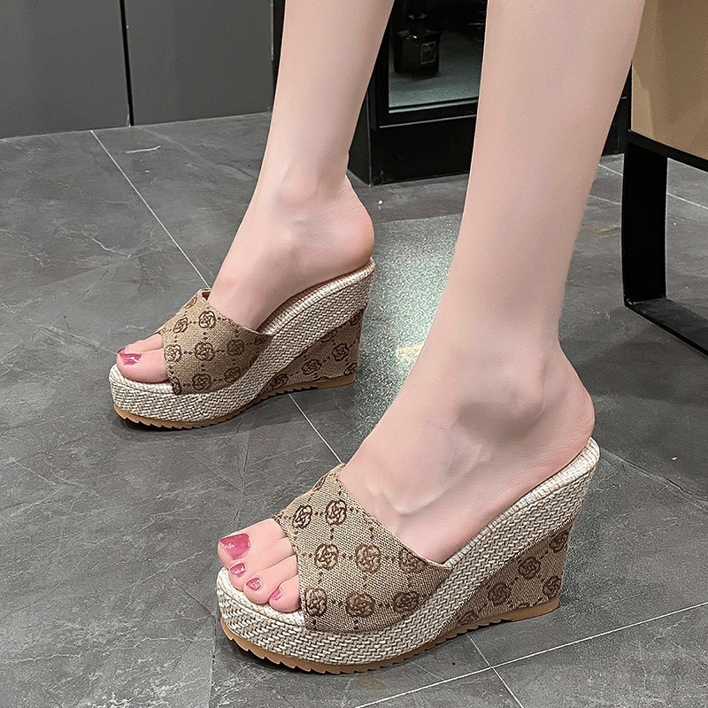 2025 new hot free shipping designer sandals for womens brown New wedge sandals Fashionable and versatile