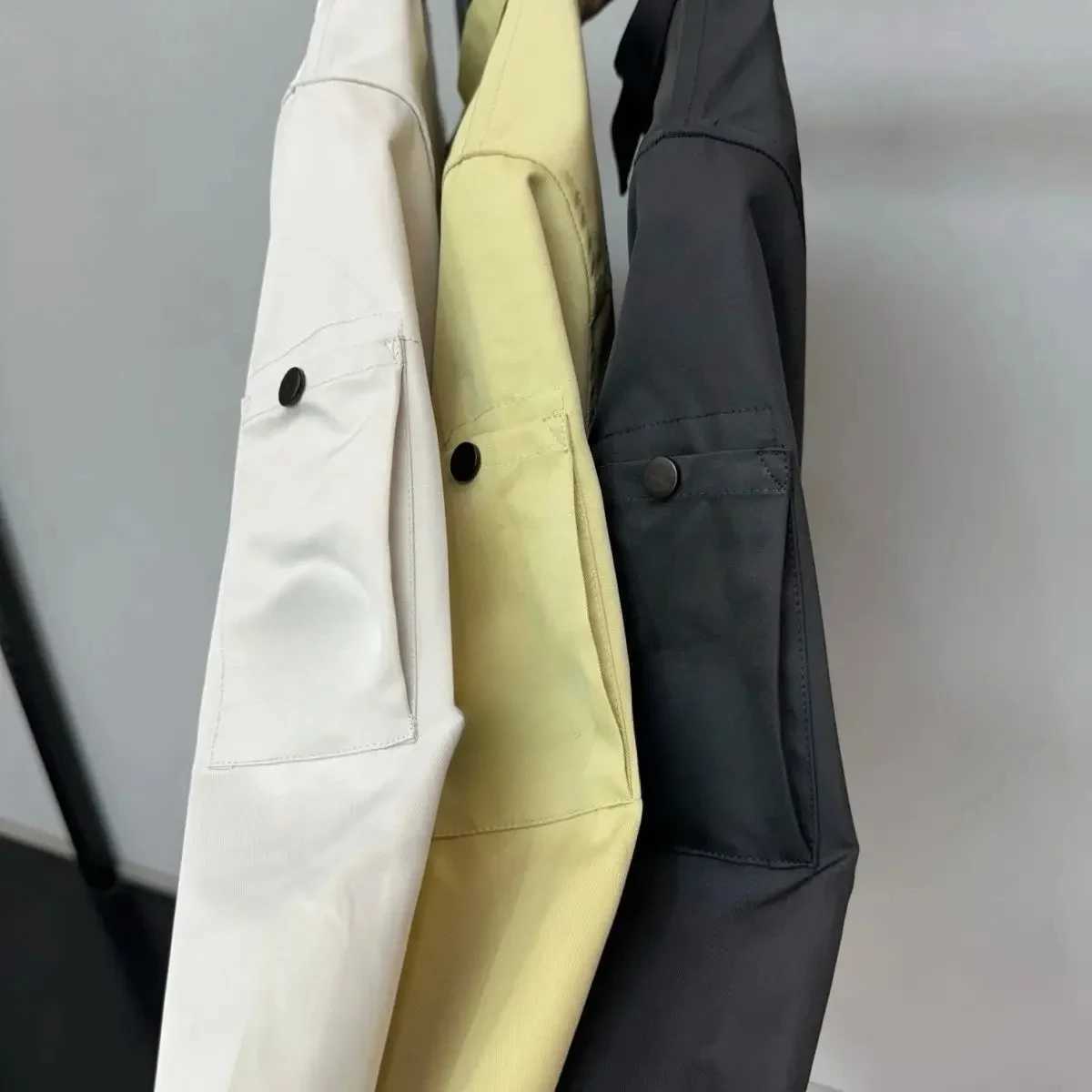 2024 New Nylon Couple Jacket Waterproof and Windproof Function Jacket Casual Lightweight Luxury Mens Wear X250213