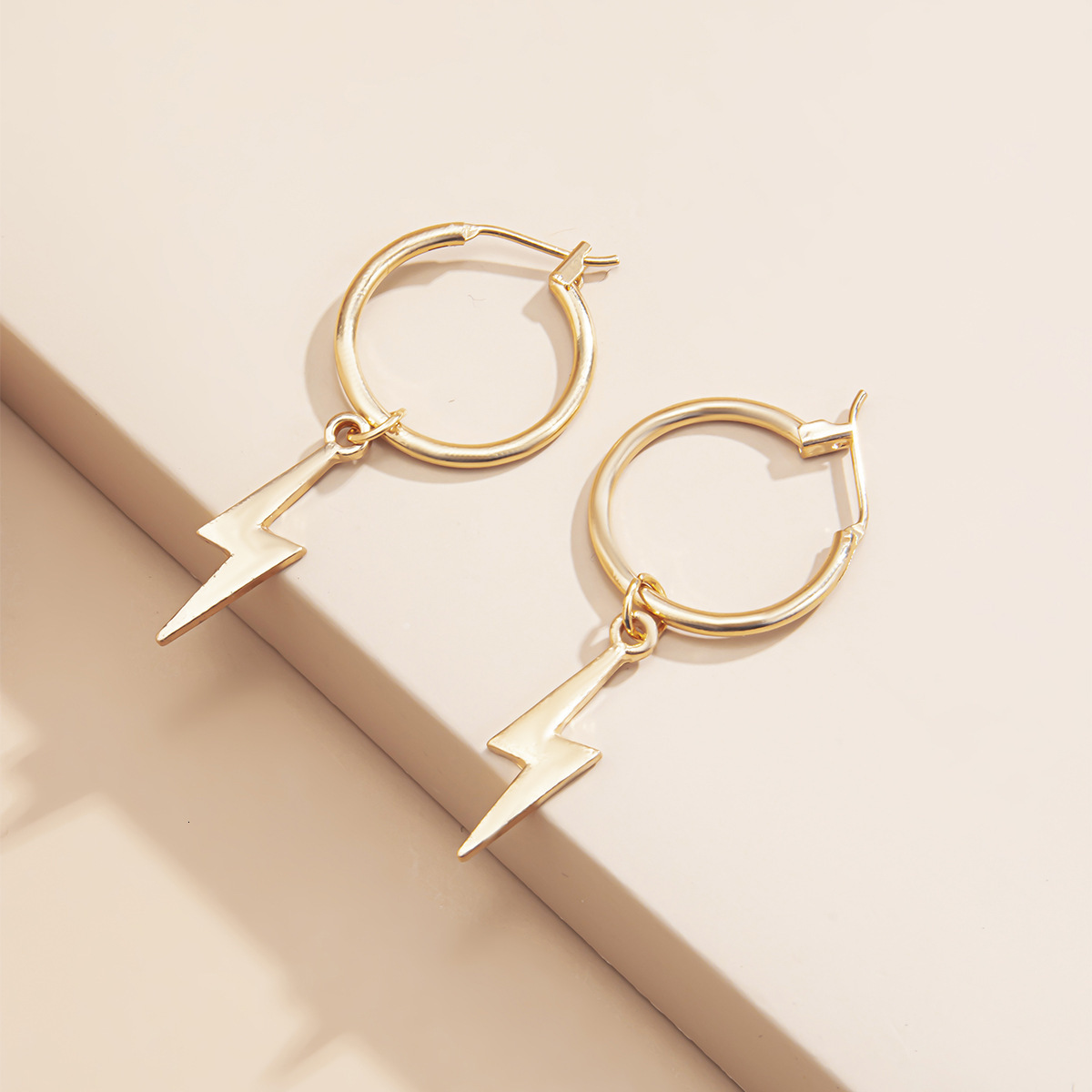 designer Minimalist Lighing Fashion Creative Personality, Trendy Cool, Versatile Alloy Earrings, Woman Jewelry