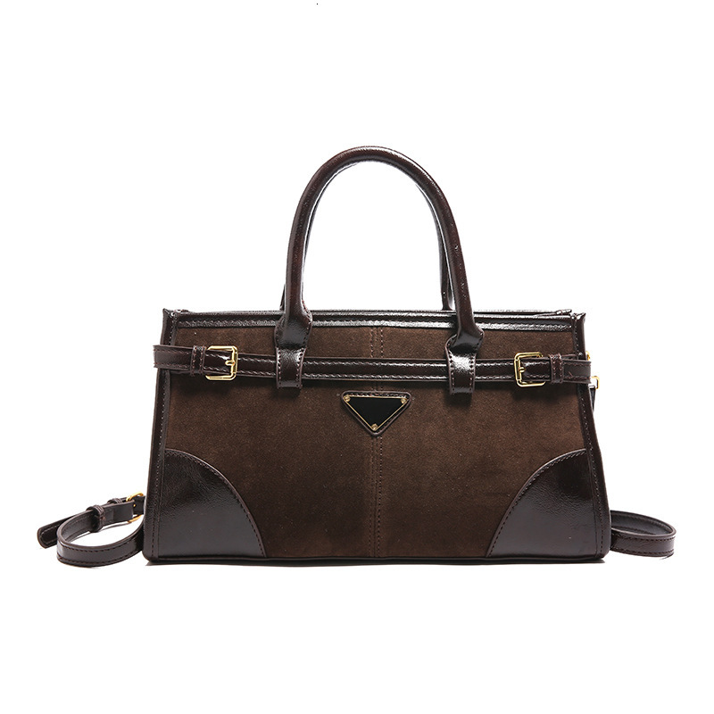 Coffee Colored Super Popular Designer Women's Handheld Magic Wand 2025 Spring New Trend High-end Feeling Light Luxury Niche Commuting Crossbody B