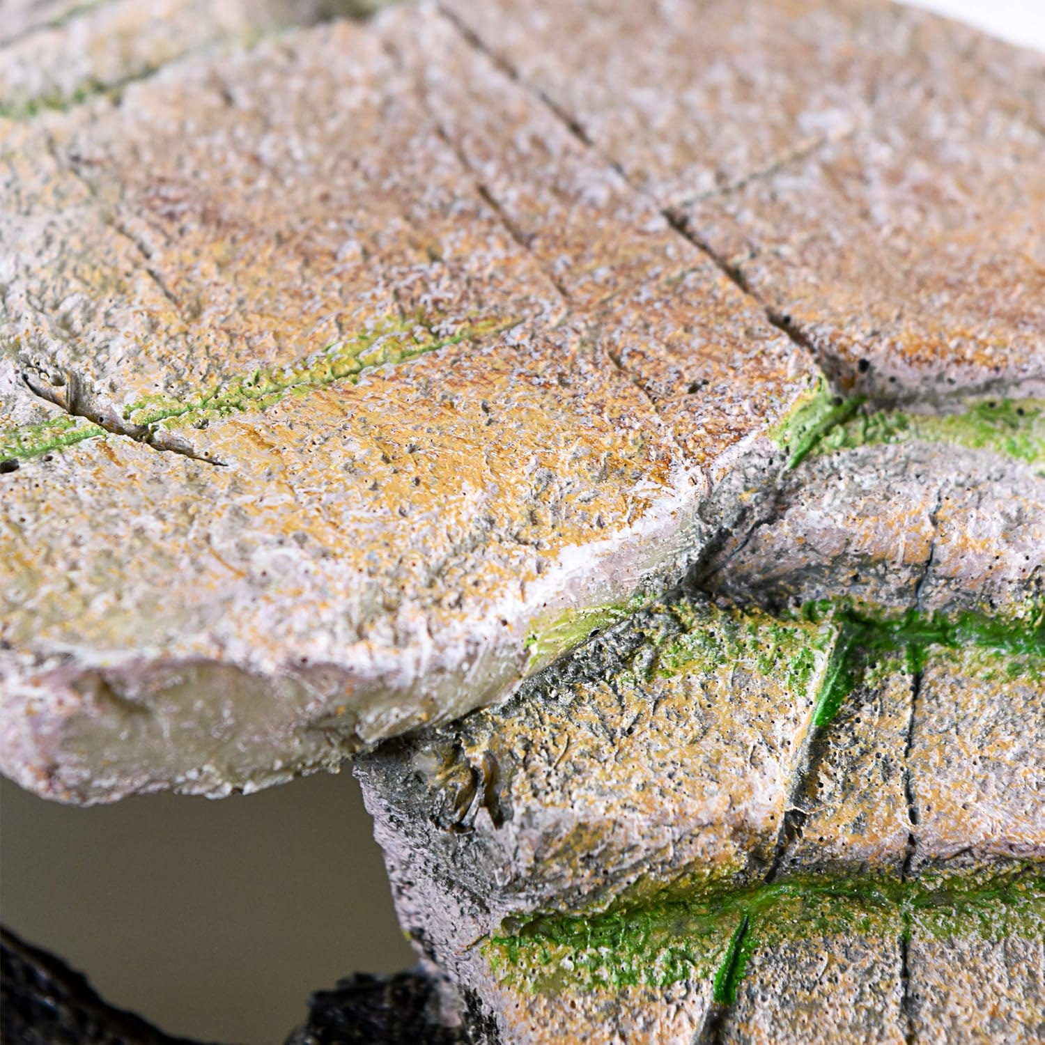 Decorative Penn-Plax Reptology Ledge and Cave Hideout - Ideal for Aquariums and Terrariums