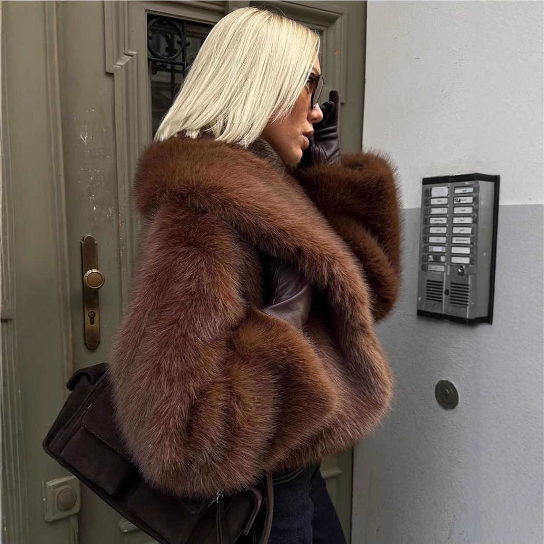 Lao Qian Feng environmental protection imitation fur short coat high-end brown winter womenXJ250213