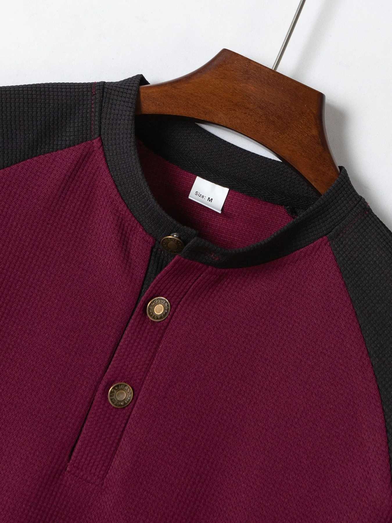 Summer Europes Best Selling Mens Henry POLO Shirt Mens T-Shirt Metal Buttons Casual And Comfortable Street Mens Clothing. X250213