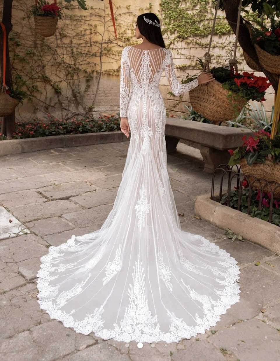 Elegant Plunging Neckline Mermaid Wedding Dresses With Full Sleeve Delicate Sash Appliques Bridal Gowns Sweep Train Backless Vestido de novia
