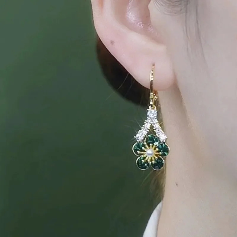 Summer Green Crystal Flower Earrings for Women Fashionable Personalized Daily Accessory Party Jewelry Birthday Gifts 250210