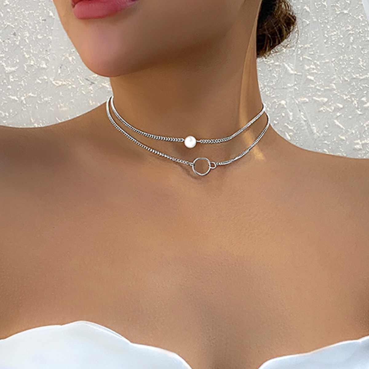 fashion Minimalist geometric stacked metal iron sweet and cool style collarbone chain, niche design, imitation pearl necklace