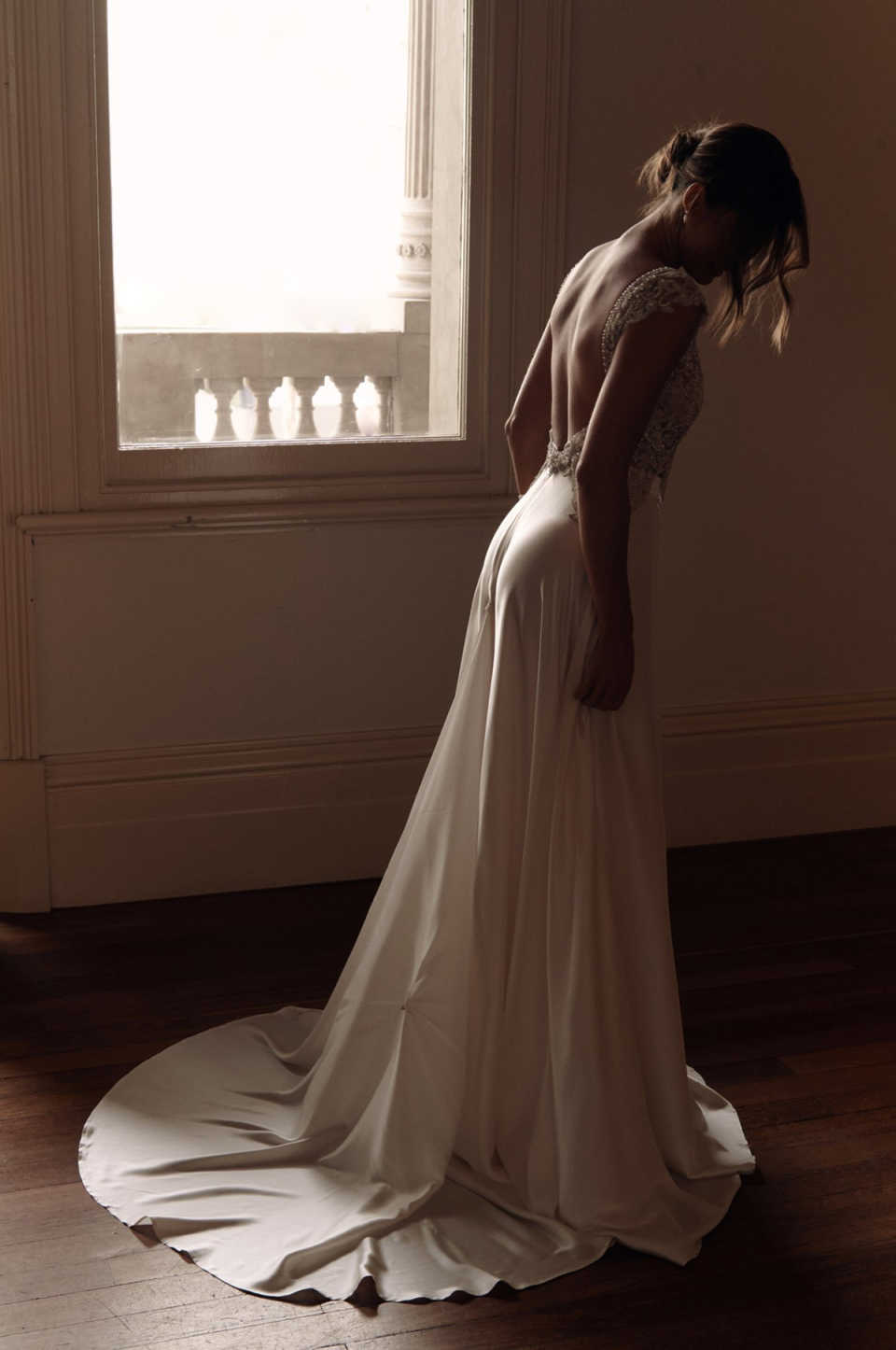 Gorgeous A-line Wedding Dresses Long Sleeves Flower Appliques Short Sleeve High Side lace Up Court Gown Custom Made Plus Size Bridal Dress Vestidos De