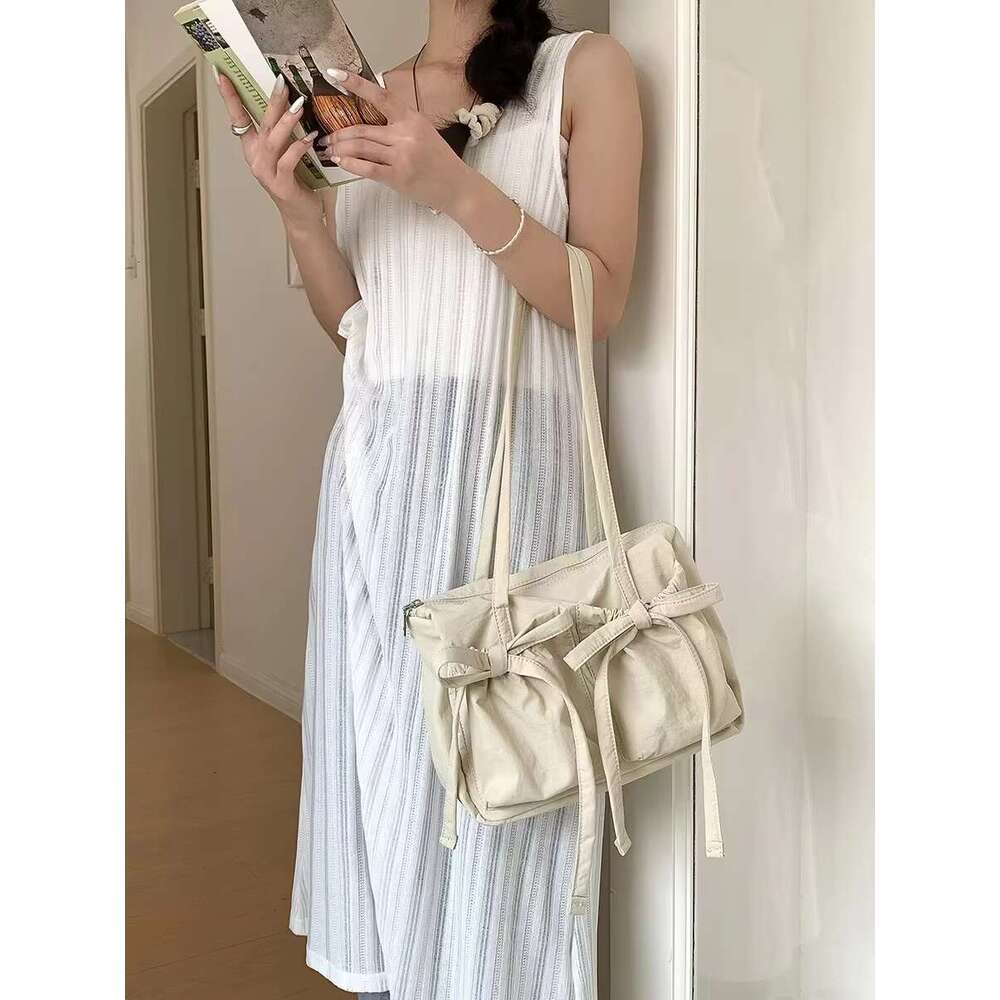 Niche Designer Retro Sweet Bow Pleated Exquisite Versatile Square Tote Highend Casual Simple Handbag Shoulder Bag