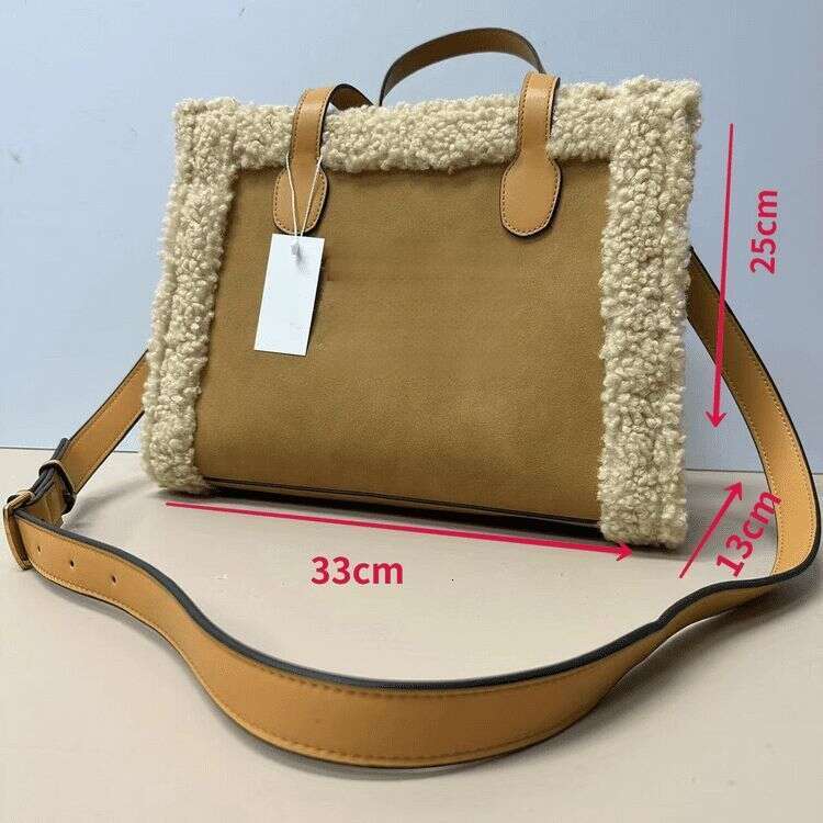 Lamb Wool New Women's Fashionable Plush Handbag