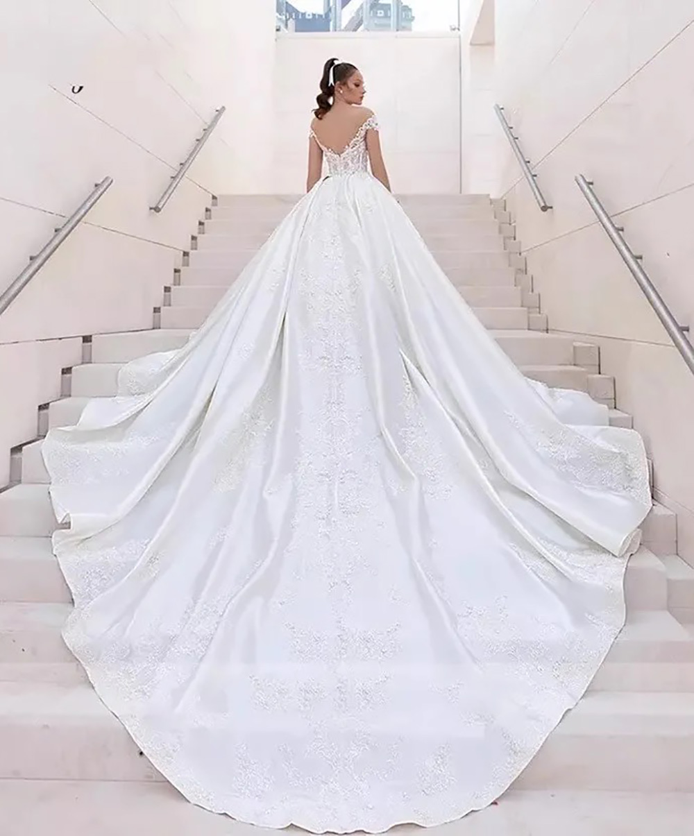 A-Line Wedding Dresses Bridal Gowns Off Shoulder Satin Sleeveless Appliques Sequins Sweep Train Plus Size