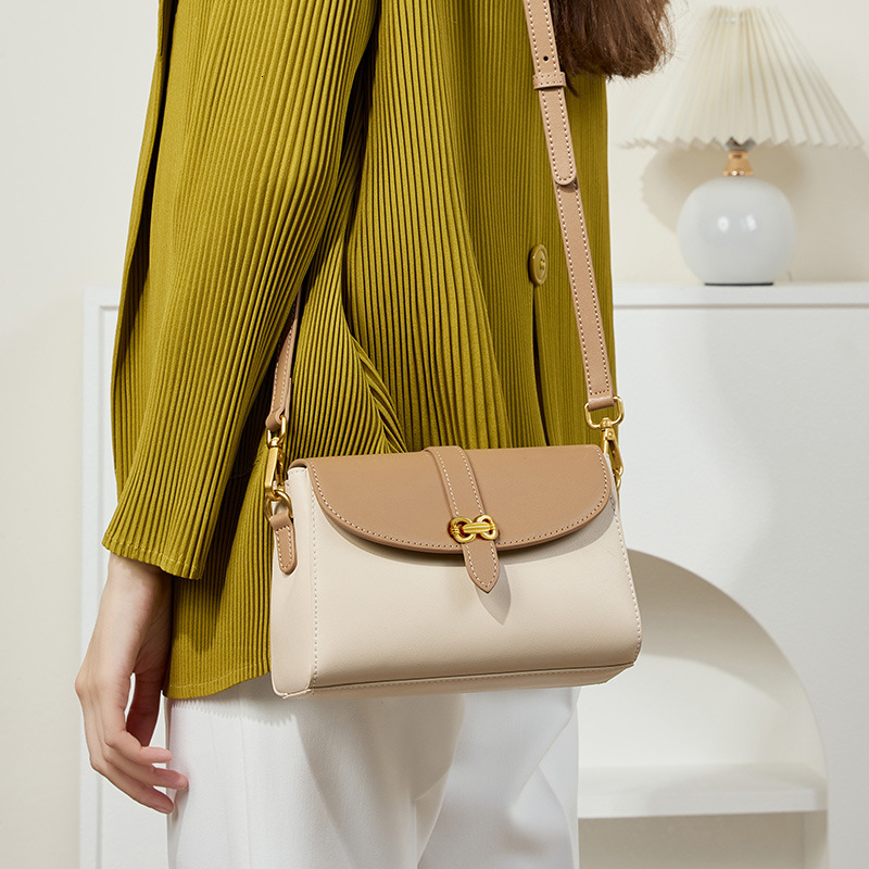 Bag 2024 New Crossbody High End Feel Summer Versatile One Shoulder Small Square Genuine Leather Women's Bag