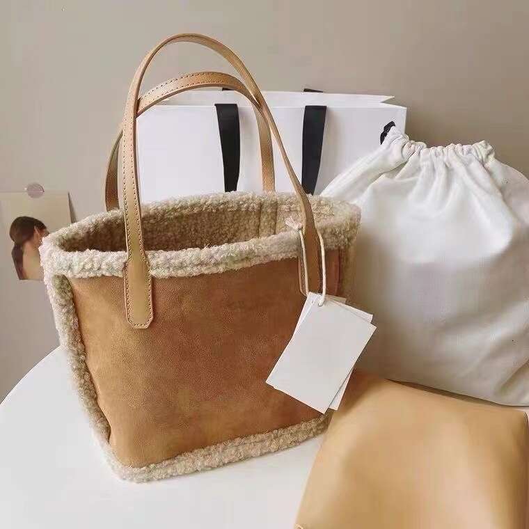 New Lamb Wool Winter New Retro Tote Bag, Fashionable And Versatile Single Shoulder Handbag