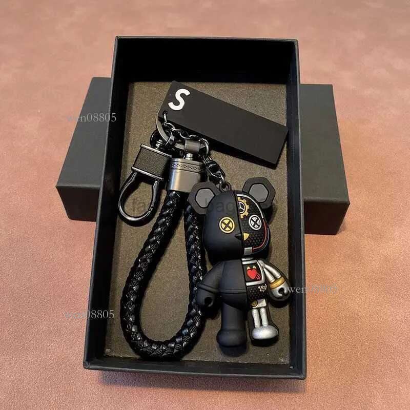Luxurys designers Keychain Car Key chain Solid color monogrammed Keychains Bear Design versatile Fashion Leisure Men Women Bag Pendant Accessories good nice