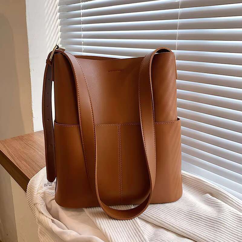 The New Bucket Is Trendy Versatile For Women With A High Quality Large Capacity Design Shoulder Bag And Crossbody