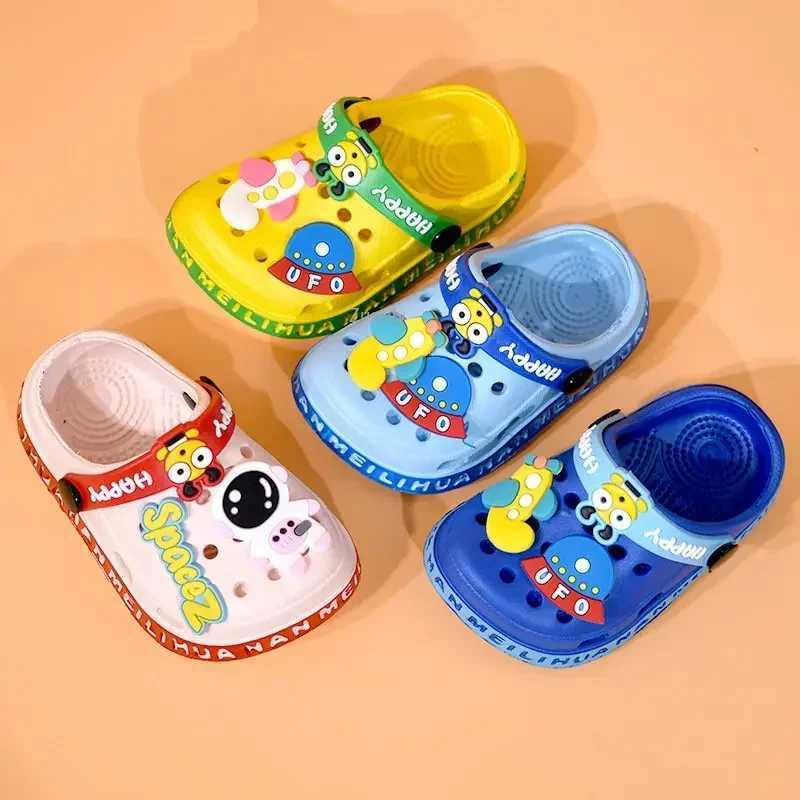 Sandals New Children Kids Baby Boys Girls Mules Clogs Summer Soft Sole Garden Beach Slippers Sandals Cave Hole Baby Shoes for Boys Girls H250212