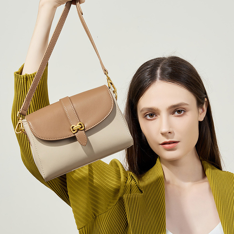 Bag 2024 New Crossbody High End Feel Summer Versatile One Shoulder Small Square Genuine Leather Women's Bag