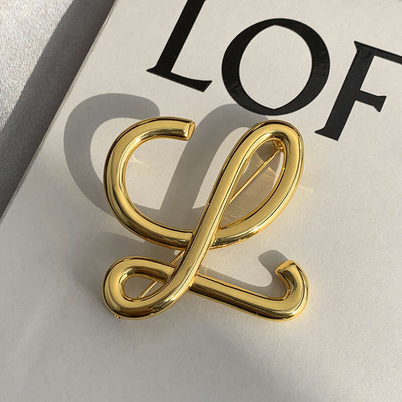 Luo Family Coldness Style Letter Middle Ages 2024 Brooch Ins High Grade Light Personalized Coat Clothes Women