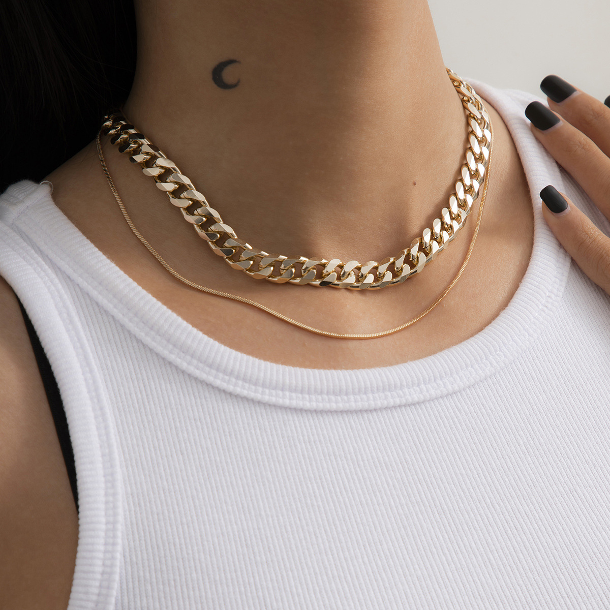 fashion Woman Jewelry niche design, geometric necklace, simple and personalized snake bone chain, double-layer neck chain
