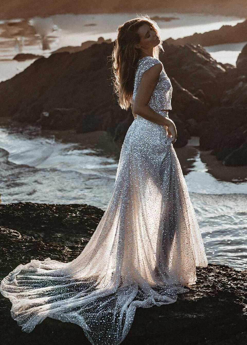 Graceful Winter A-Line Wedding Dresses With Two Pieces Sparkling Sequins Side Split Sleeveless Bridal Gowns Plus Size Wedding Dresses Custom Made Vest