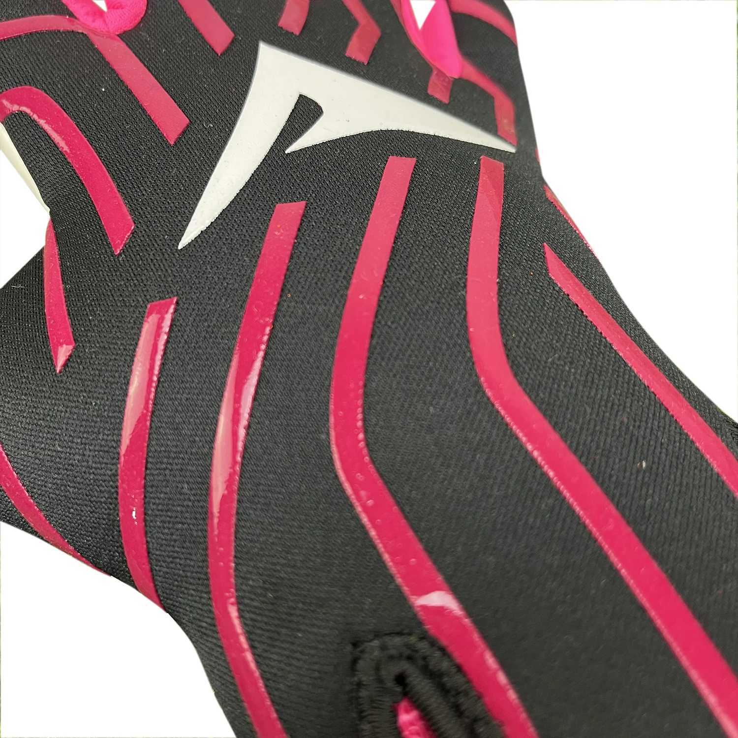 AERFEY Football Soccer Goalkeeper Gloves Thickened latex 4 mm Adults Teenager Goalkeeper Soccer Goalie Gloves Good adhesionXJ250213