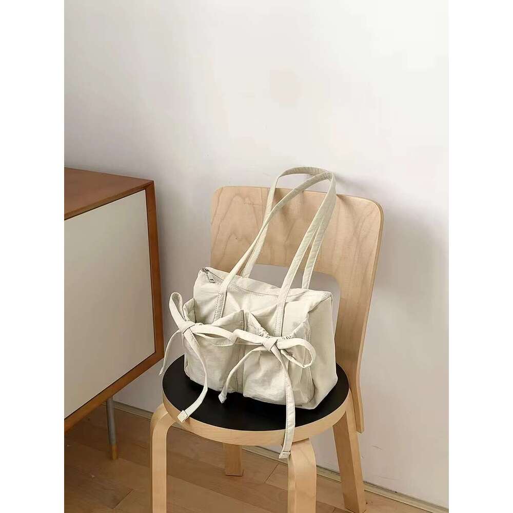 Niche Designer Retro Sweet Bow Pleated Exquisite Versatile Square Tote Highend Casual Simple Handbag Shoulder Bag