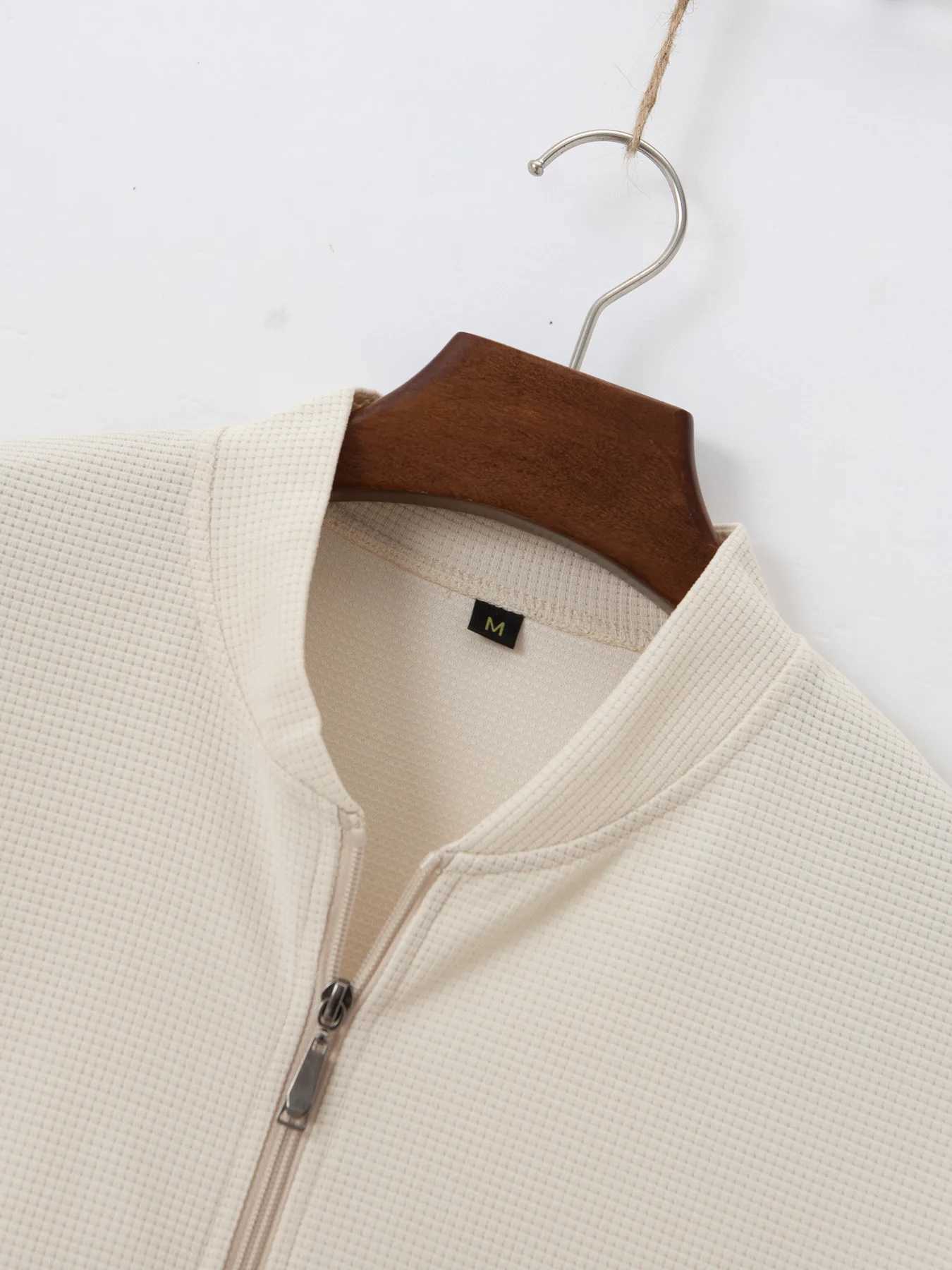 2024 Mens fall/winter new fashion comfort Waffle solid color zipper baseball jacket pocket long sleeve outdoor sports coat X250213