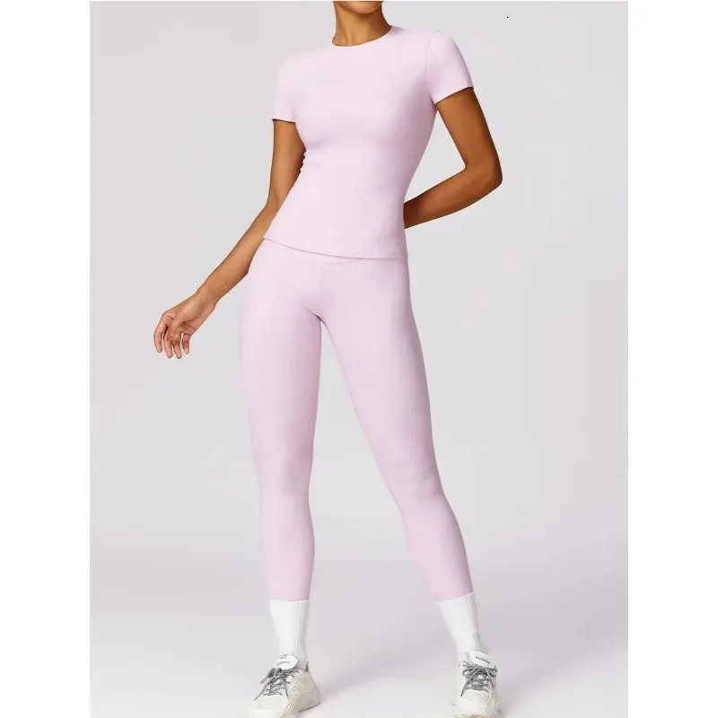 Seamless Yoga Set Women Pink Short Sleeve Top with High Waist Leggings Two Piece Workout Clothes Sports Fiess Gym Sets