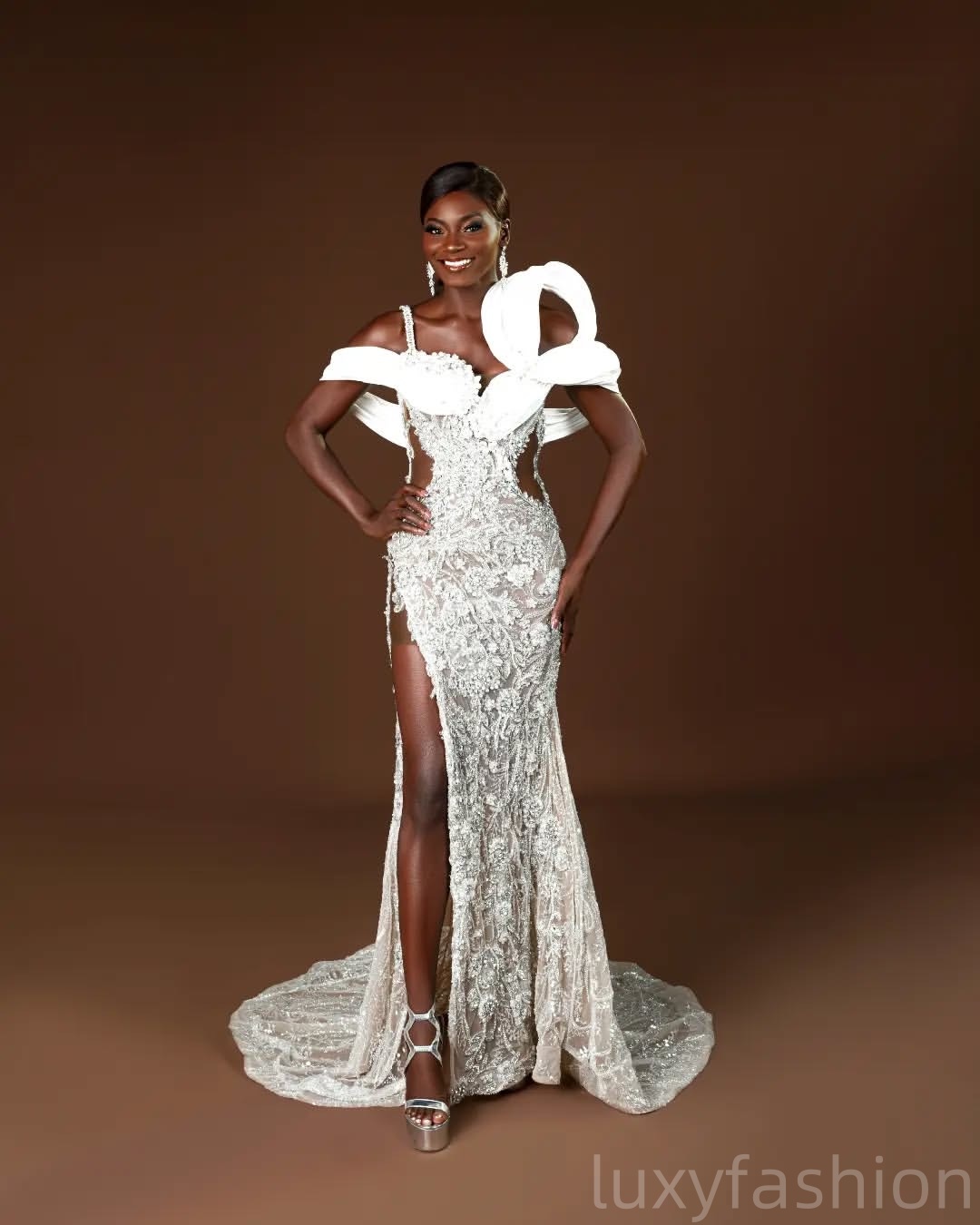 Aso Ebi 2025 Ivory Lace Mermaid Wedding Dresses Spaghetti Beaded Crystals High Split Vintage Bridal Gowns Dresses ZJ244