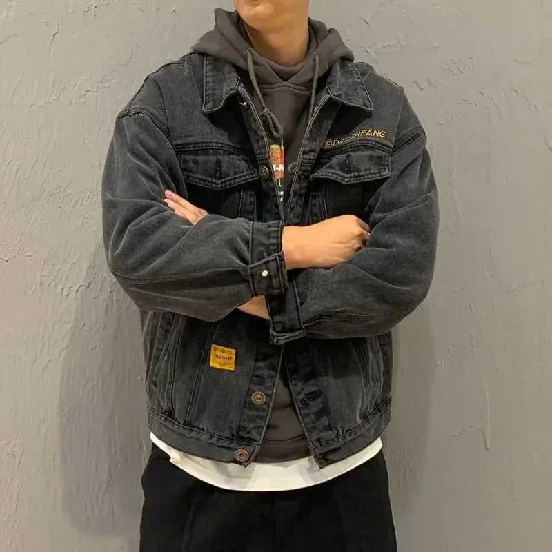 Black border embroidered denim jacket mens warm wool sheep denim jacket mens border blue wearing a casual G outfit X250213
