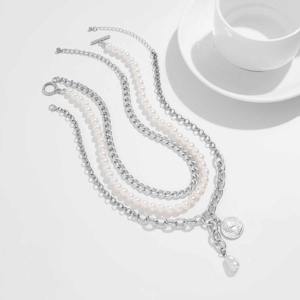 designer Jewelry Fashion Metallic Love Pendant Necklace Simple Pearl Multi layer Clavicle Woman Chain Set