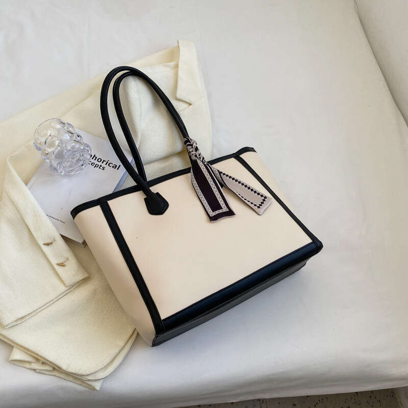 2025 Large capacity tote bags for women single shoulder tote bag shopping bag new high quality commuting fashionable and versatile bag work tote