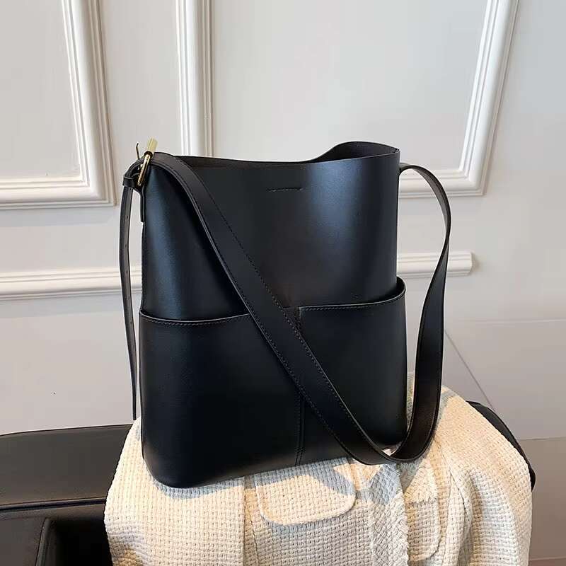 The New Bucket Is Trendy Versatile For Women With A High Quality Large Capacity Design Shoulder Bag And Crossbody
