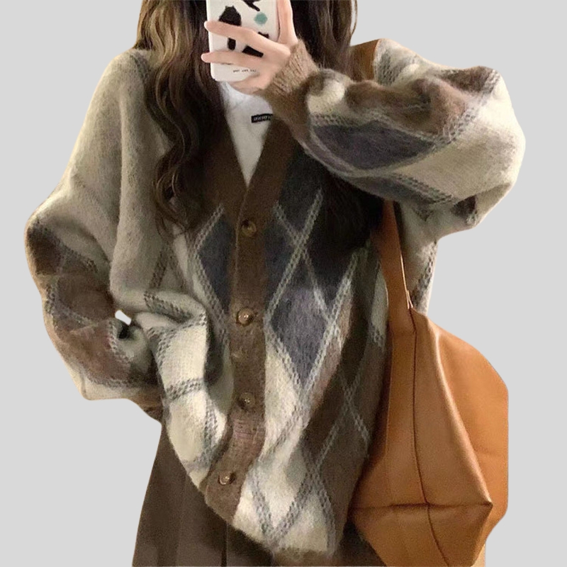 Japanese retro diamond sweater women's autumn and winter loose lazy style design sense niche soft waxy knitted cardigan jacket