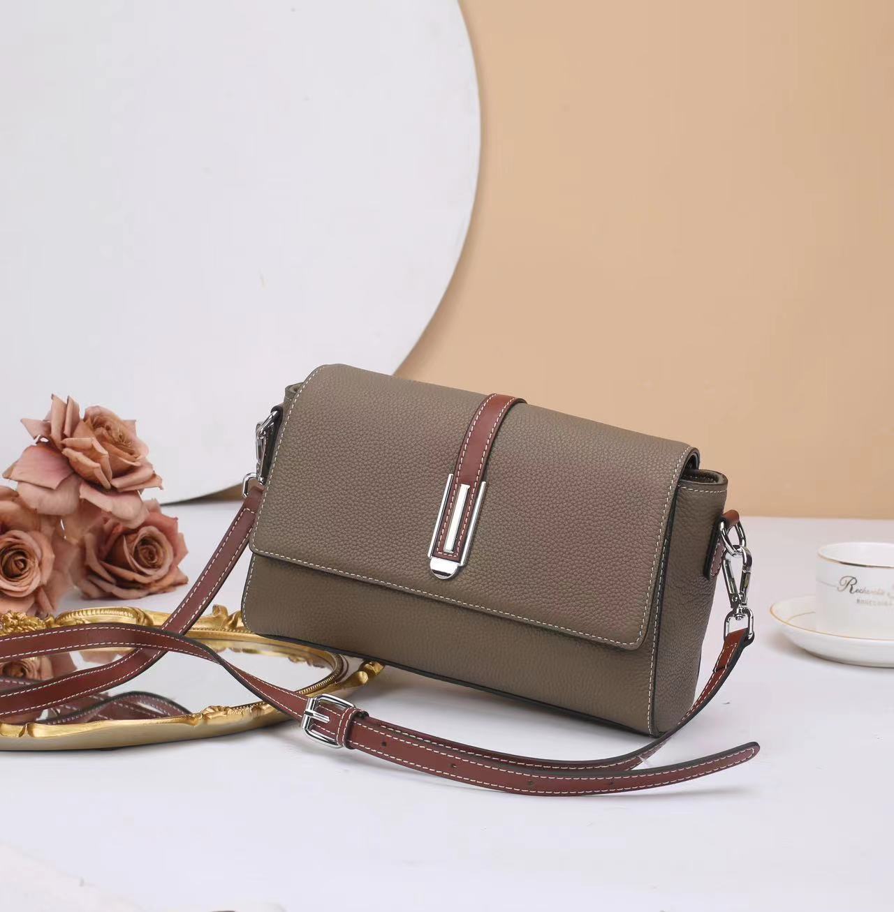 Bag Bag Women's Crossbody 2025 New Trendy Large Capacity Wide Strap Shoulder Fashion Versatile Soft Leather Small Bag