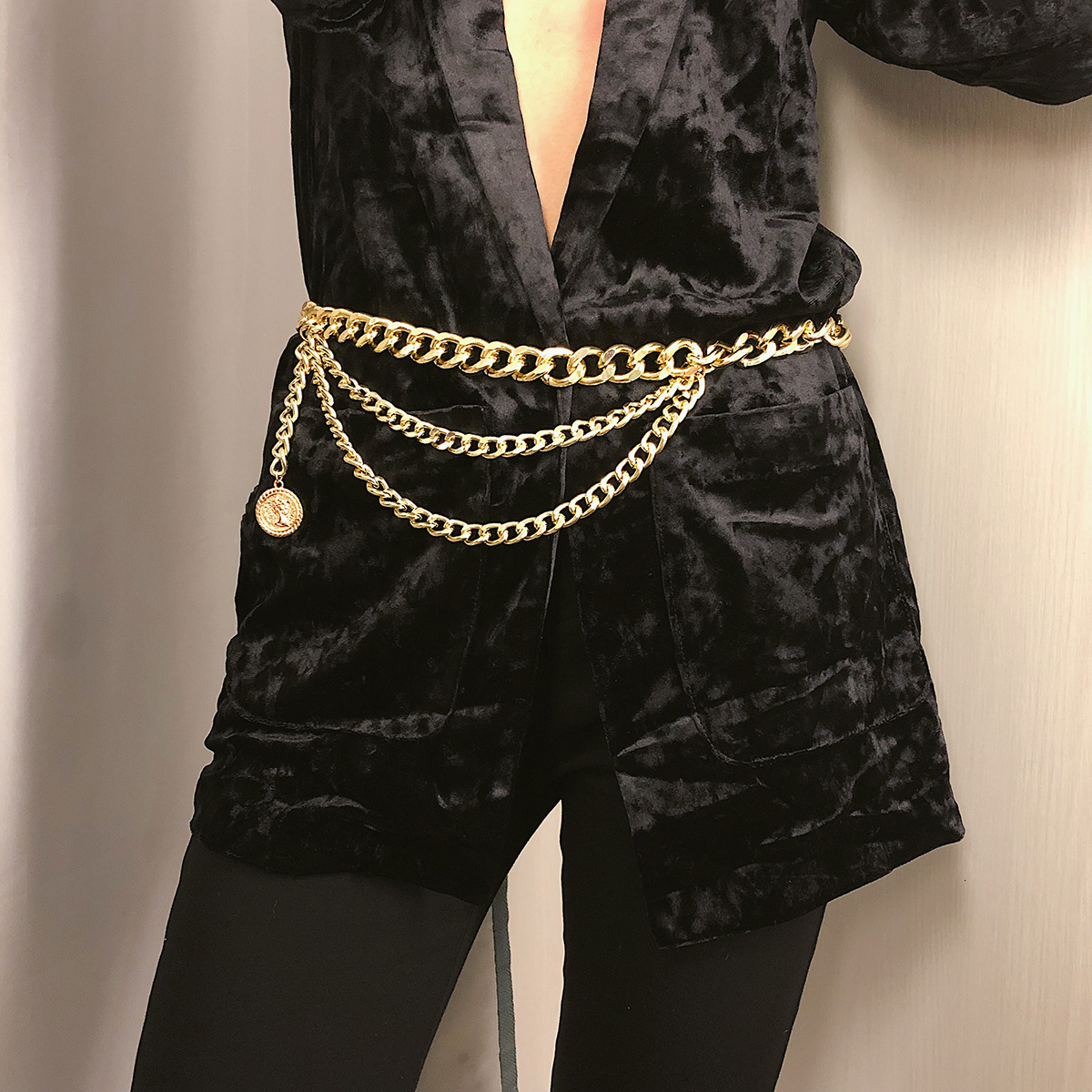 Woman fashion Exaggerated and sexy jewelry, body chain, female personality tassel, versatile multi-layer waist chain