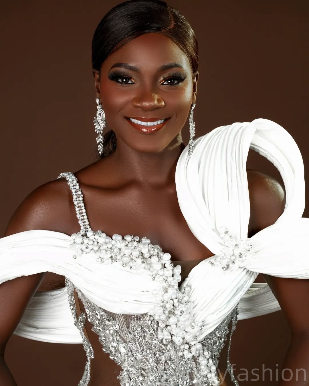 Aso Ebi 2025 Ivory Lace Mermaid Wedding Dresses Spaghetti Beaded Crystals High Split Vintage Bridal Gowns Dresses ZJ244