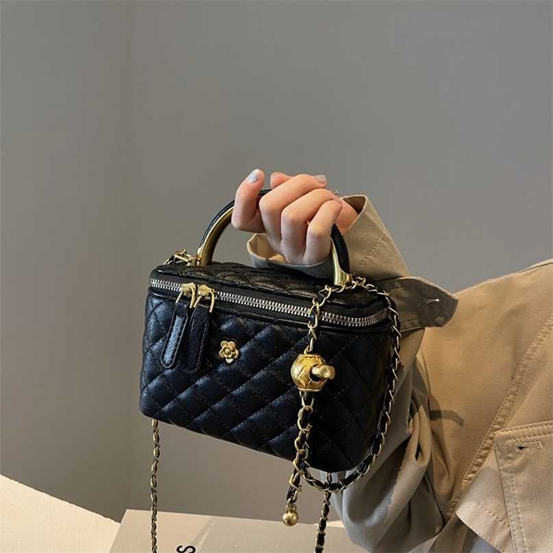 Dia Grid Chain Crossbody Bag: Small, Trendy Bucket Bag for Women - High hot Quality Texture, Handheld Design