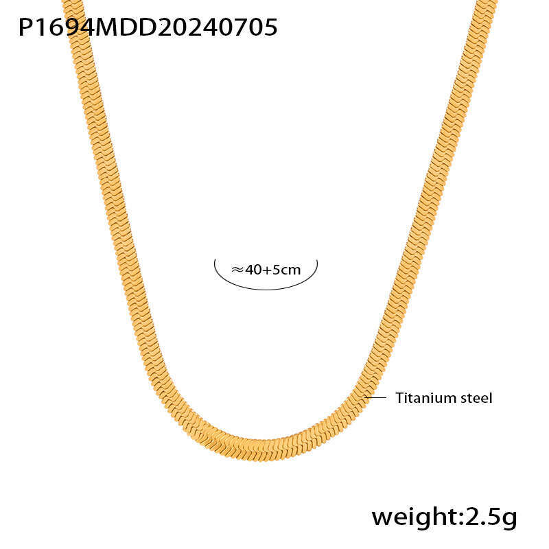 New niche love zircon pendant, layered collarbone chain, women's minimalist temperament, titanium steel gold-plated necklace