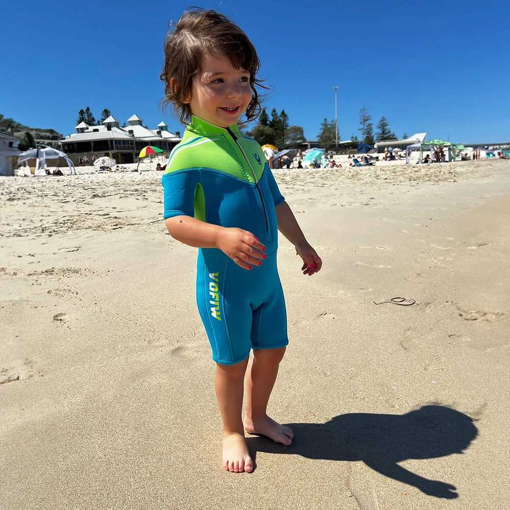 Childrens Wetsuit Boys 3MM Neoprene Short Sleeves Zip Front Thermal Warm Surfing Suit Girls Snorkeling Swimming Suit Swimwear Z250214-1